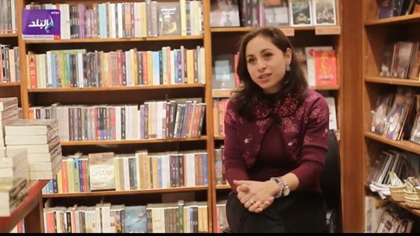  ليال رستم المسئولة بمكتبة ديوان