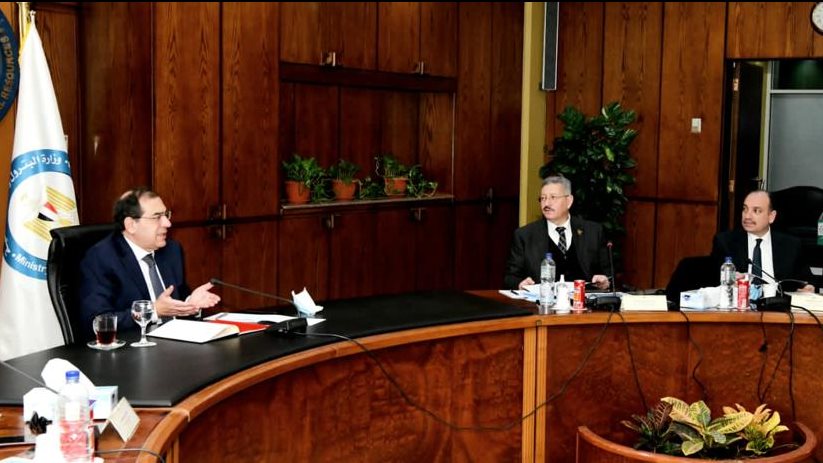 خلال الاجتماع