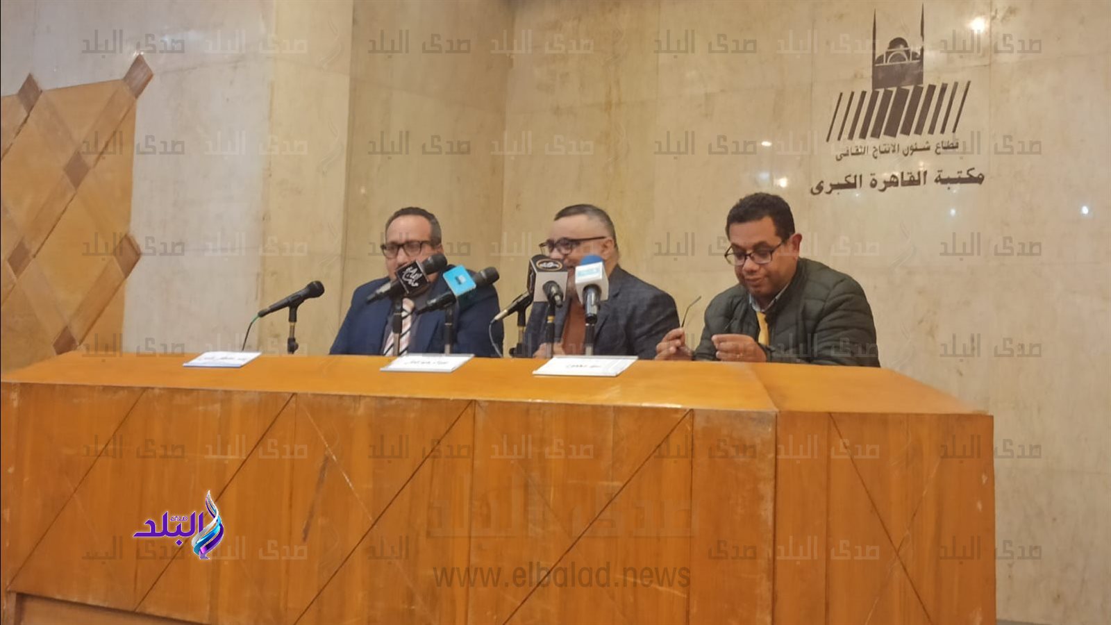 توقيع رواية أبناء حورة لـ عبد الرحيم كمال