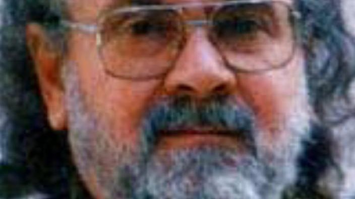  التشكيلى الكبير عصمت داوستاشي