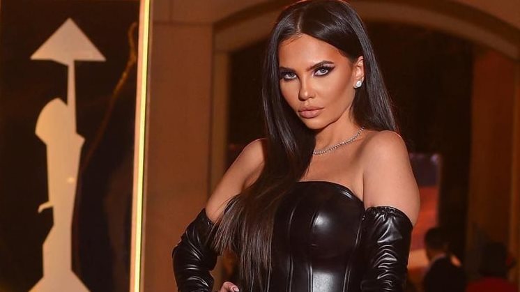 الفنانة مريم مشرف