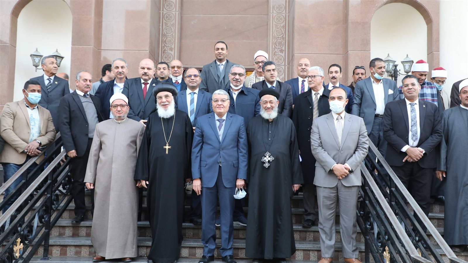 محافظ المنيا يهنئ الأقباط  محافظ المنيا يهنئ الأقباط