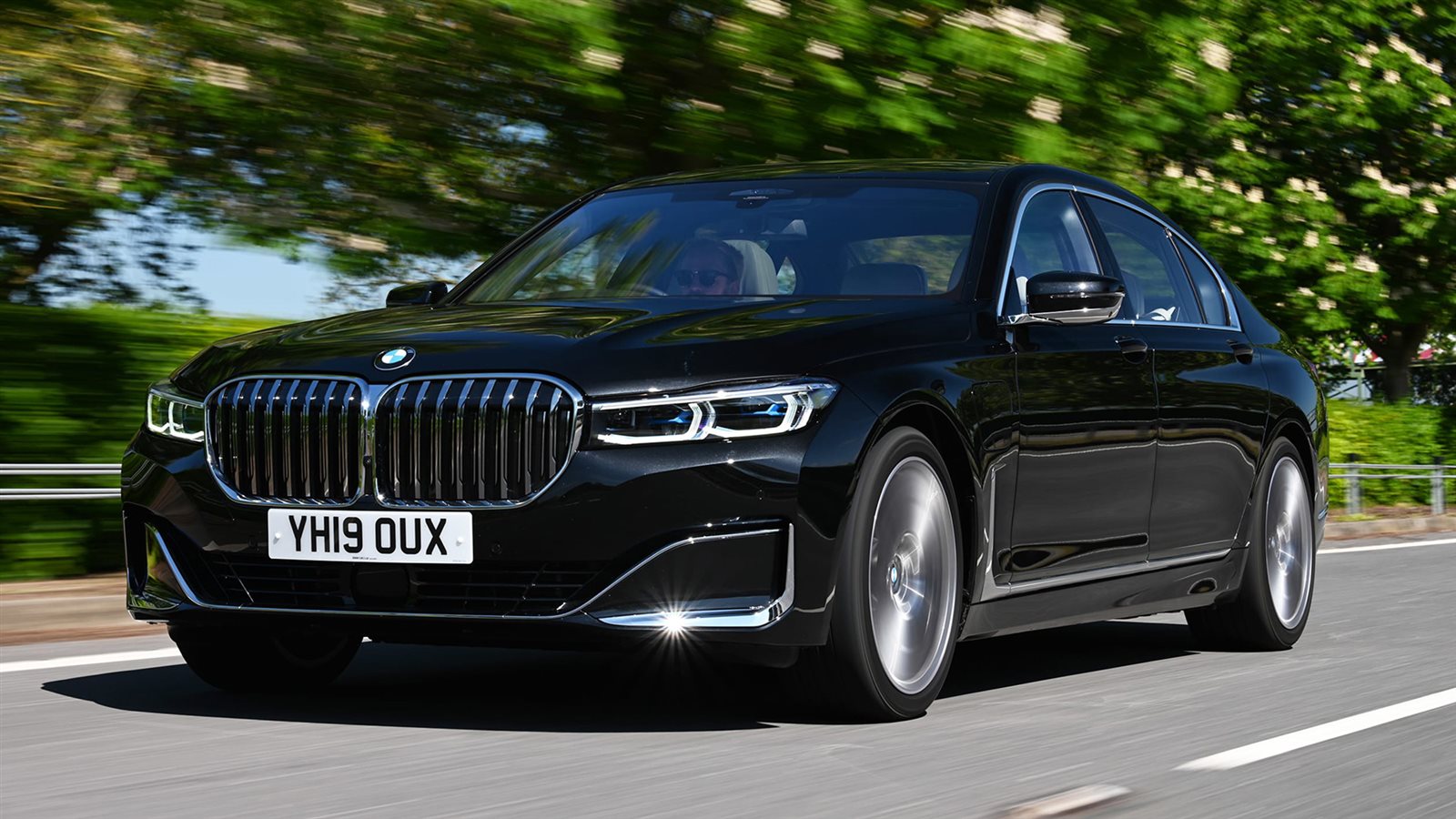 مواصفات وأسعار سيارة BMW 7 series موديل 2022 في السعودية.. ص