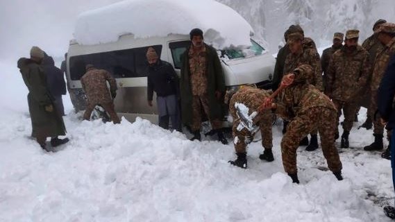 عاصفة ثلجية في باكستان