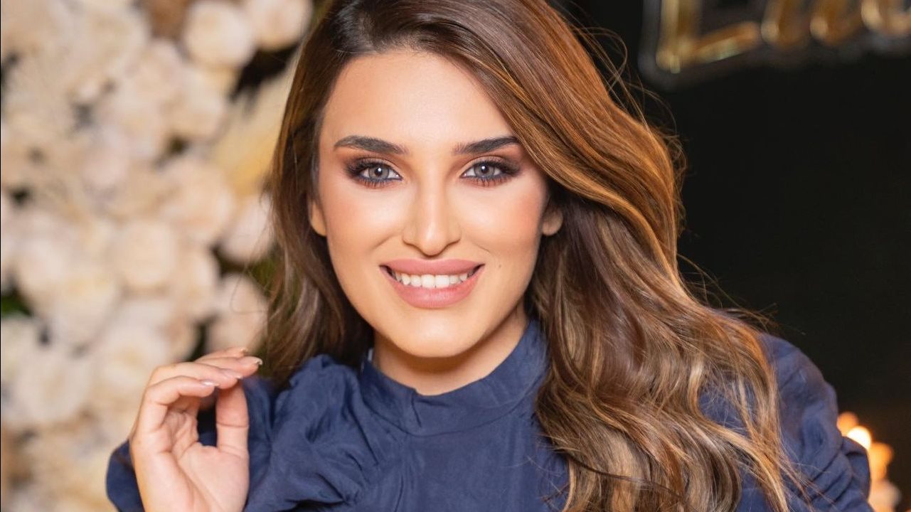 الفنانة نور العزاوي