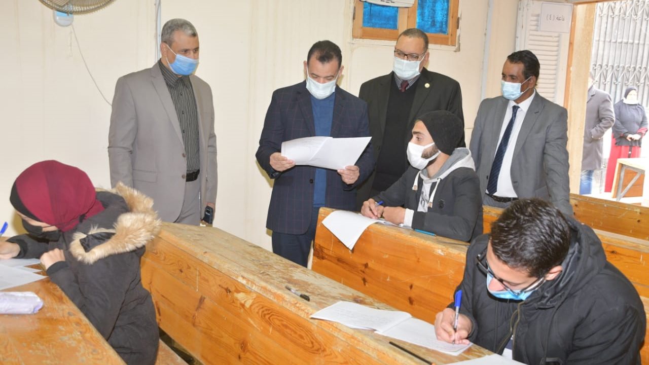 اثناء تفقد اللجان