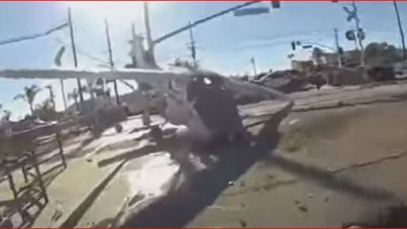 الطائرة المحطمة 