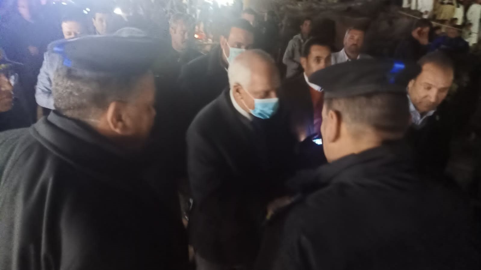 محافظ الجيزة يتفقد موقع الحادث 