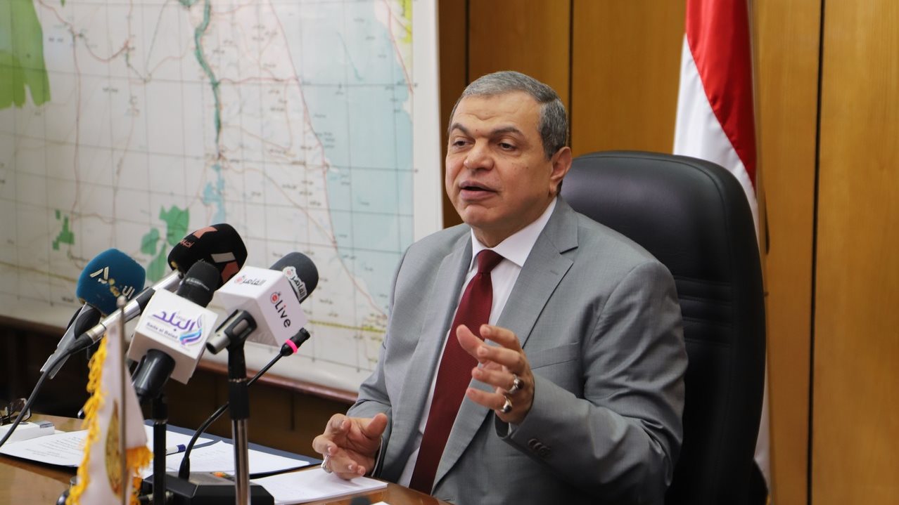 وزير القوي العاملة 