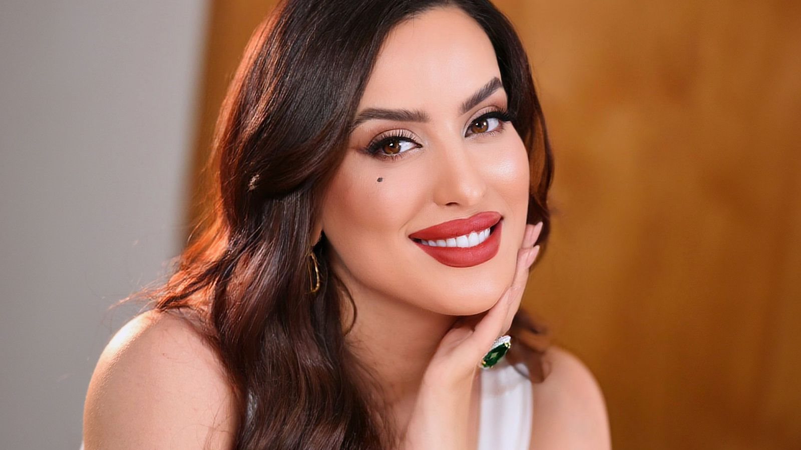 الفنانة المغربية وسيمة