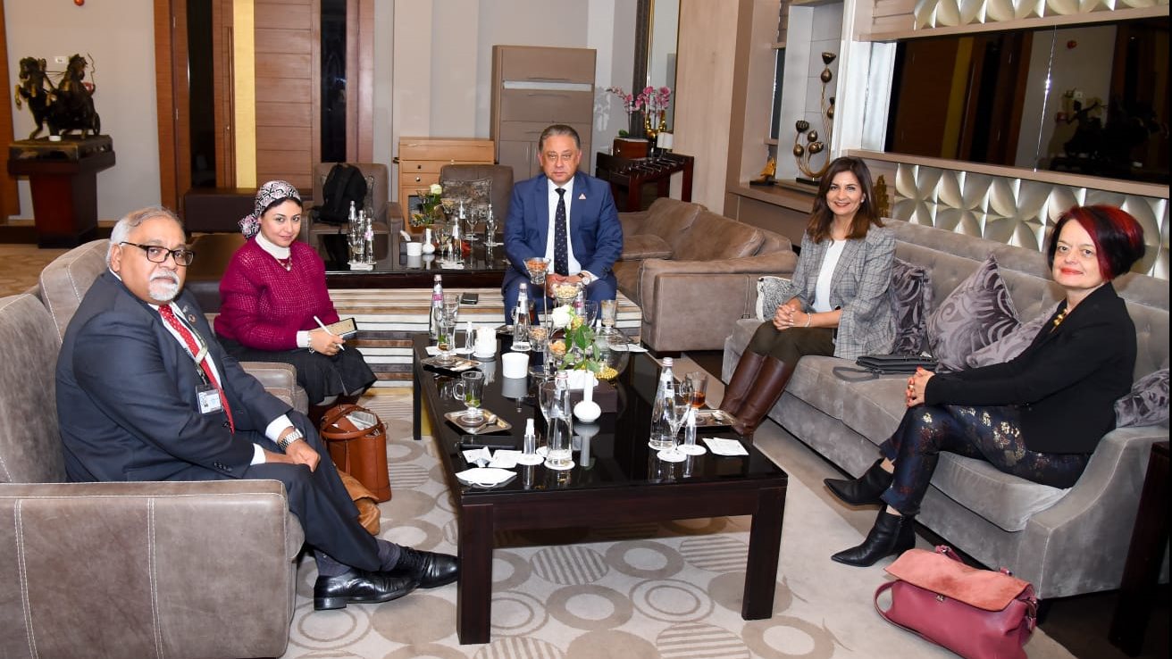 وزيرة الهجرة 