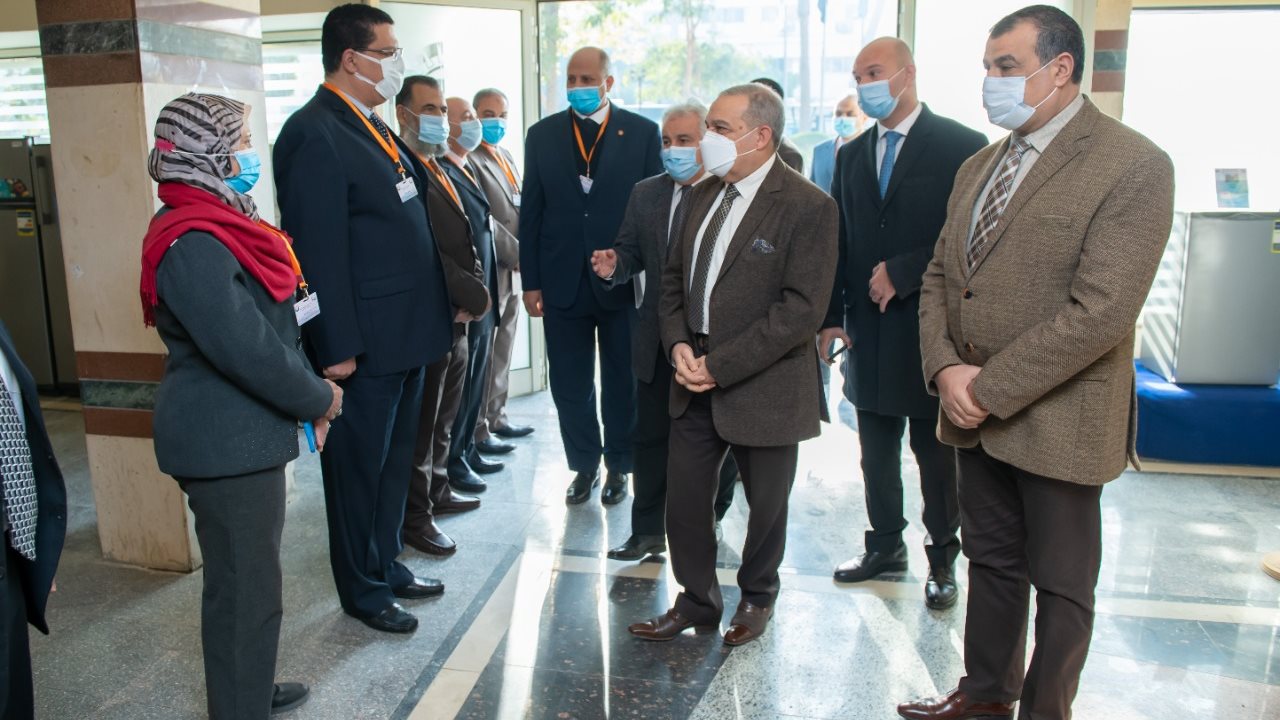 وزير الإنتاج الحربي 