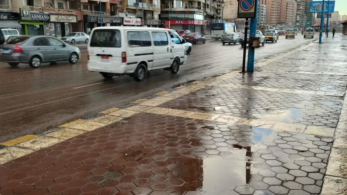 أمطار غزيرة تضرب الإسكندرية 