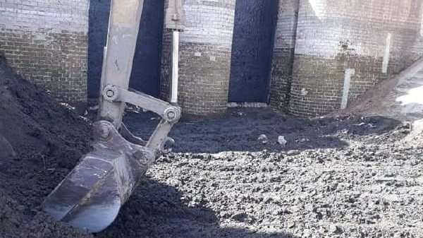 أعمال تطهير الترع بأسيوط 