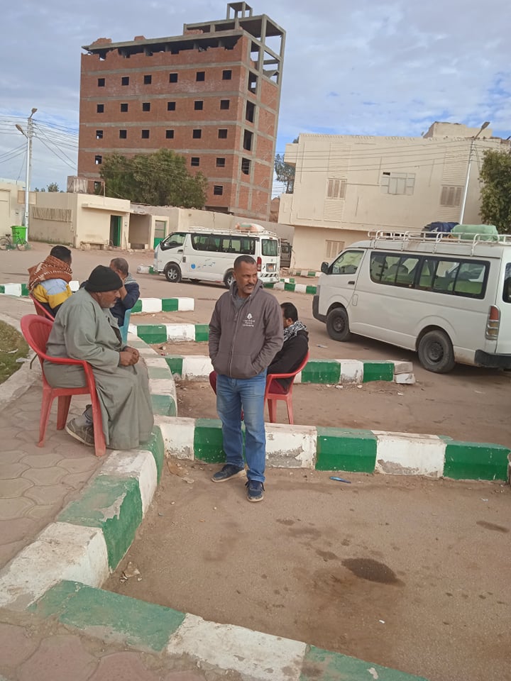 موقف سيارات الداخله