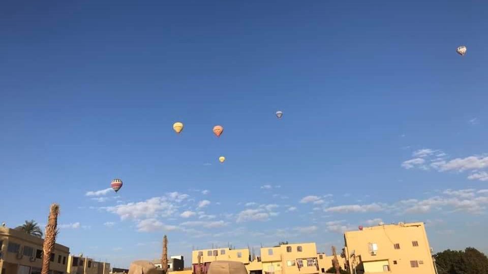 رحلات البالون الطائر 