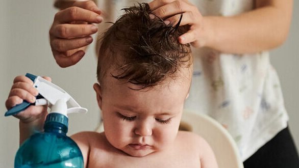 العناية بشعر الأطفال 