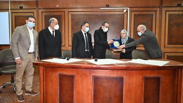 رئيس الجامعة اثناء التأبين