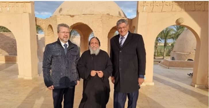 سفير ليتوانيا ونقيب السياحيين 