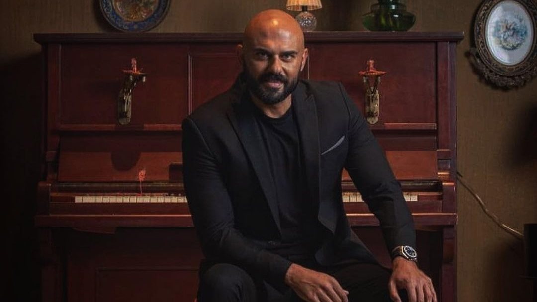 احمد صلاح حسني