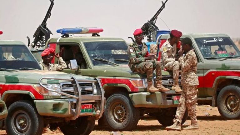 مقتل جندي وإصابة ضابطين في كمين مسلح بالسودان