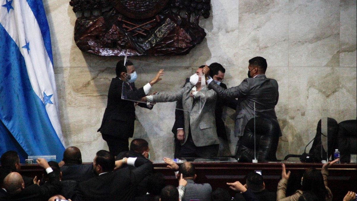 انتخاب رئيس للبرلمان يتحول إلى أزمة سياسية في هندوراس