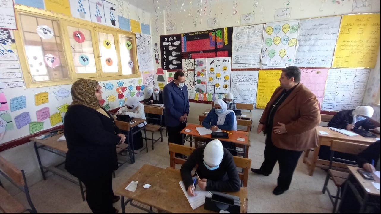 شوشه  يتفقد امتحانات الاعدادي في العريش 