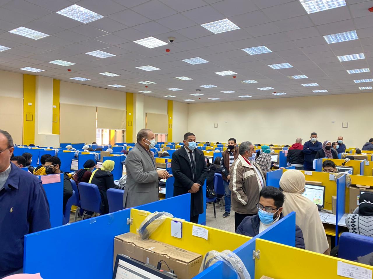 جانب من الامتحانات