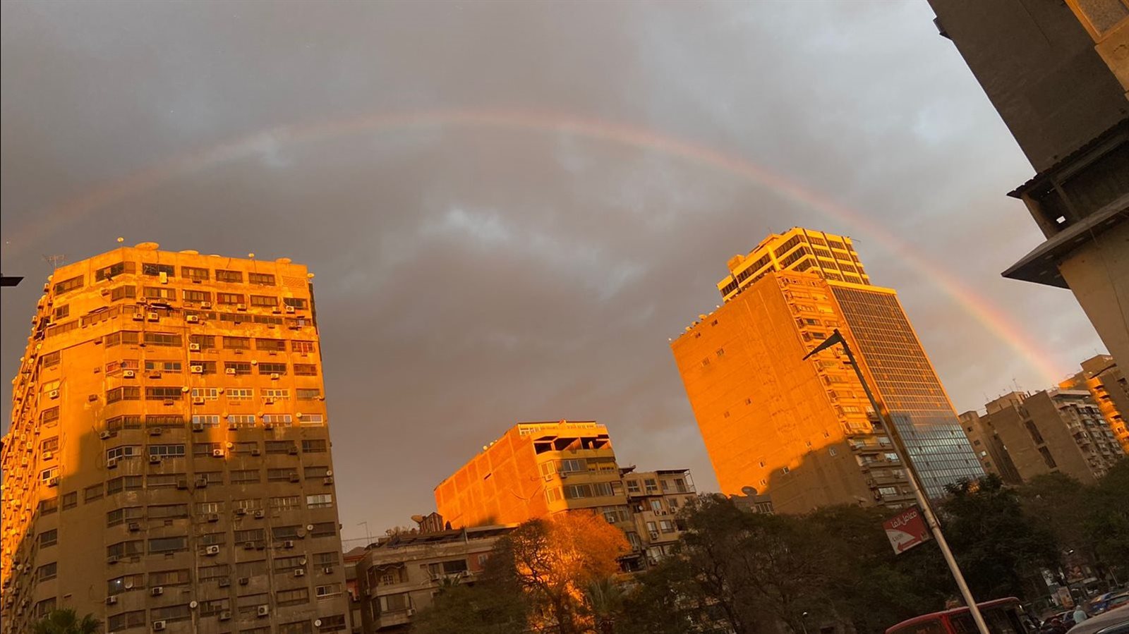 ظهور قوس قزح في سماء القاهرة