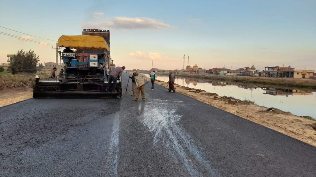 محافظ بورسعيد : وصول العمل بطريق بحري ترعة السلام لمرحلة متق