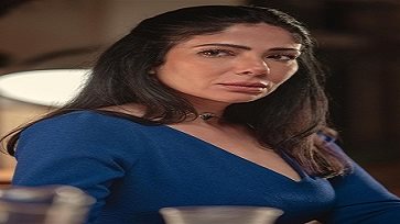 الفنانة منى زكي