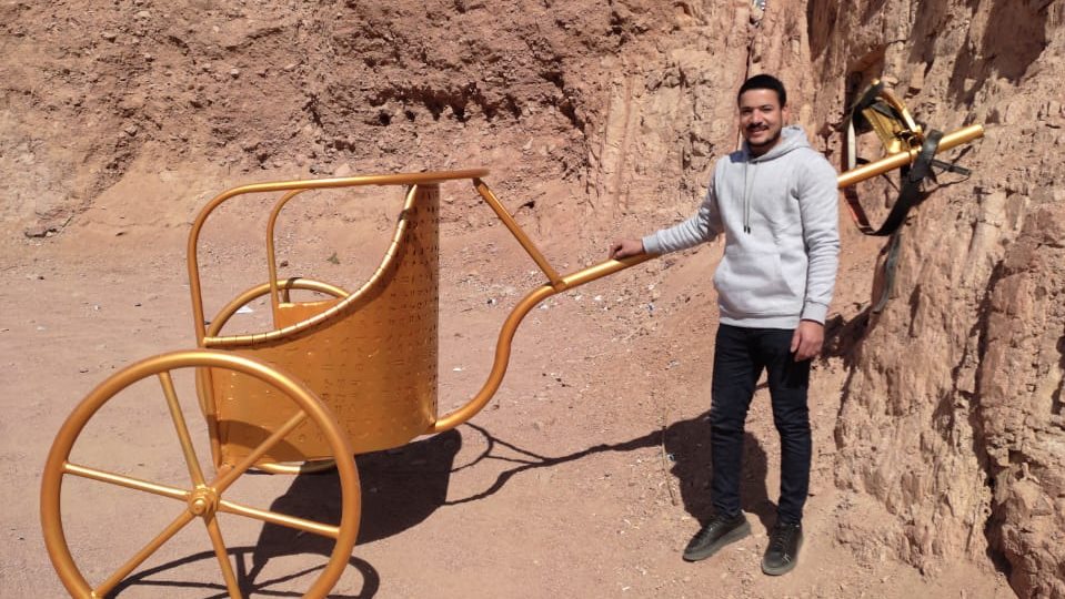 عجلة حربية فرعونيه بدهب 