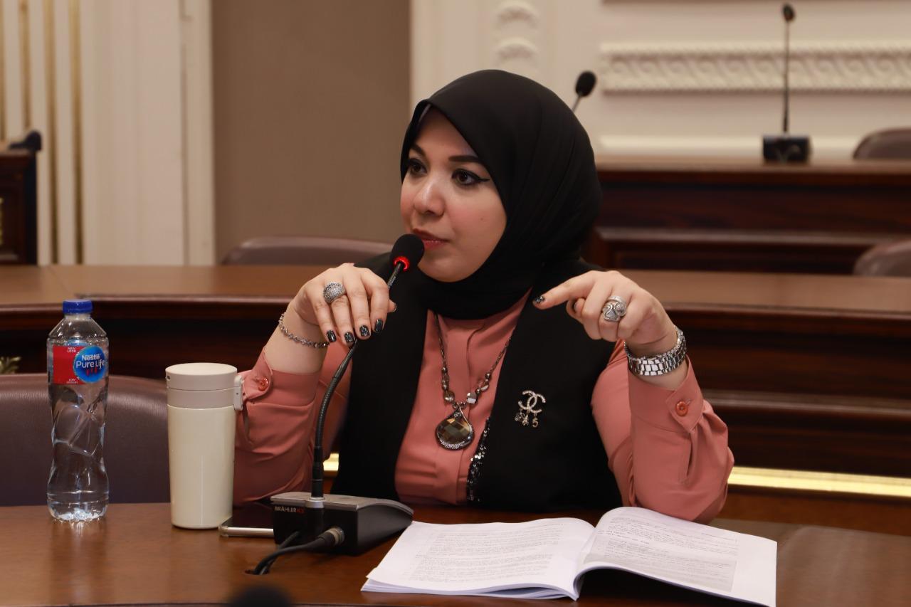 النائبة دينا هلالي