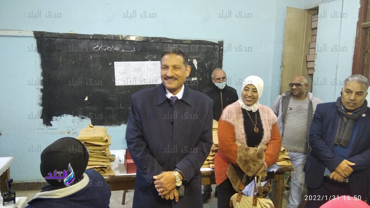  أشرف سلومة وكيل وزارة التربية والتعليم بالجيزة