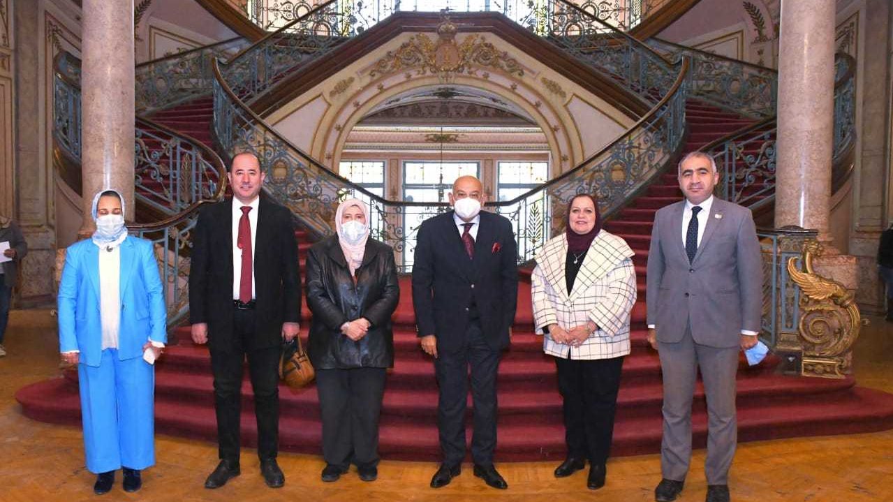 رئيس جامعة حلوان 