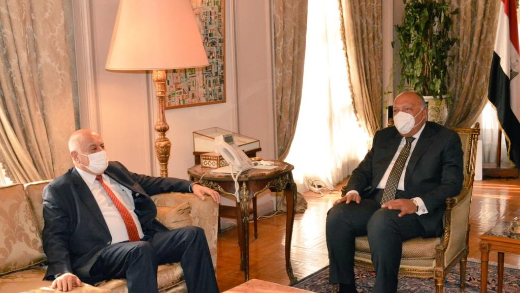 شكري يستقبل الرجوب في وزارة الخارجية 