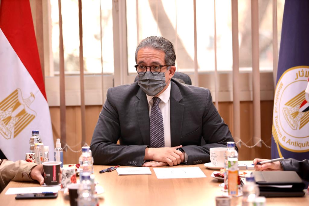 وزير السياحة والآثار 