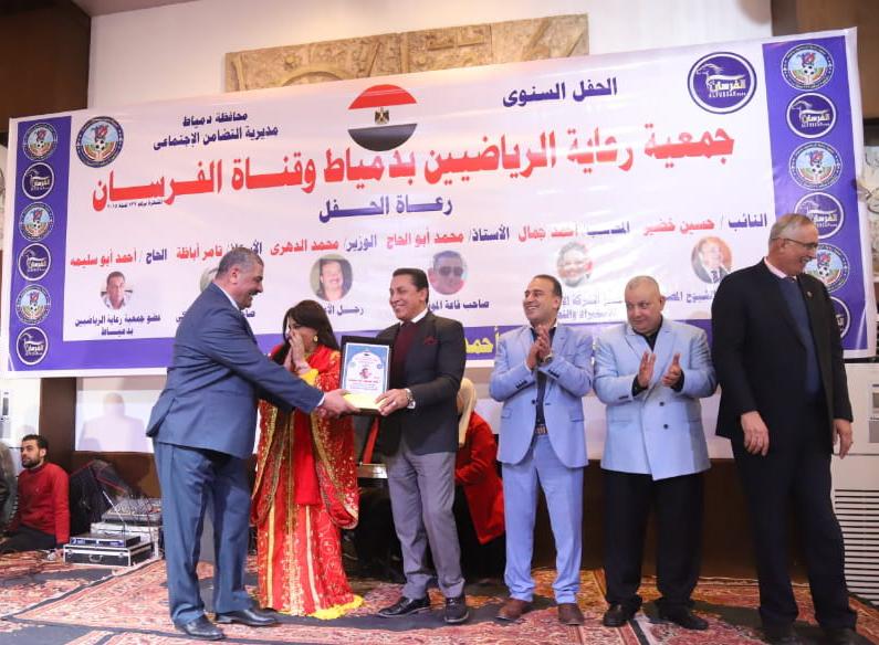 النائب أحمد البلشي يكرم عدد من الأطباء والشخصيات المؤثرة بمح