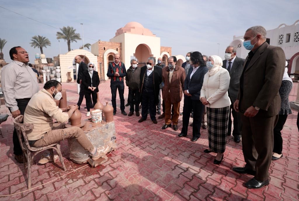 قرية الفواخير 