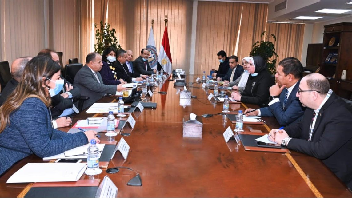 اجتماع وزيرا التجارة والمالية 