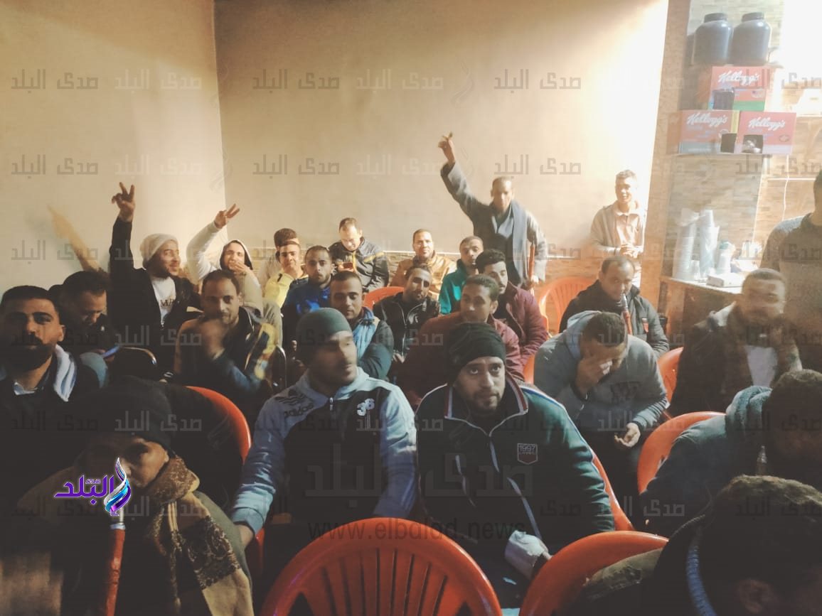 طلاب جامعة سوهاج يتابعون مباراة مصر والكاميرون