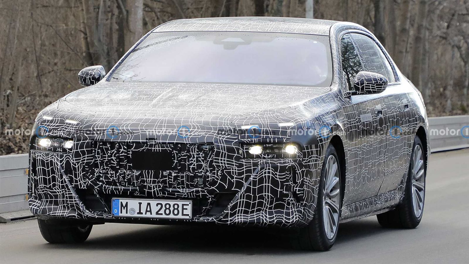 قطات تجسسية.. BMW الفئة السابعة الجديدة سيدان