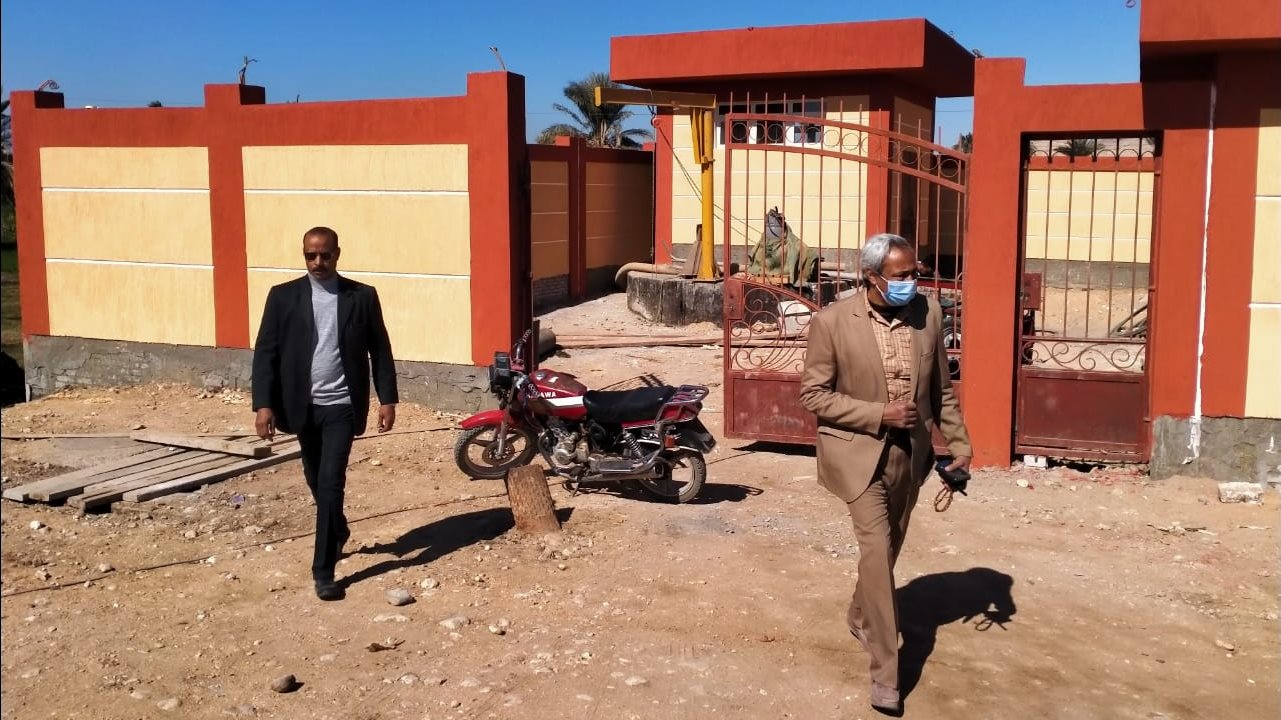 رئيس مركز البداري يتفقد أعمال تنفيذ مشروعات حياة كريمة 