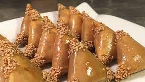 بريوات اللوز