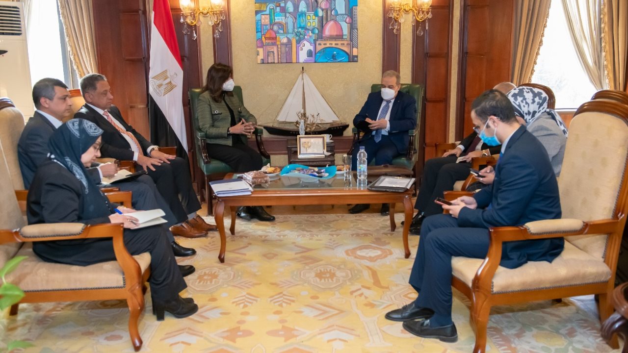 وزيرة الهجرة مع وزير الإنتاج الحربي  وزيرة الهجرة مع وزير الإنتاج الحربي