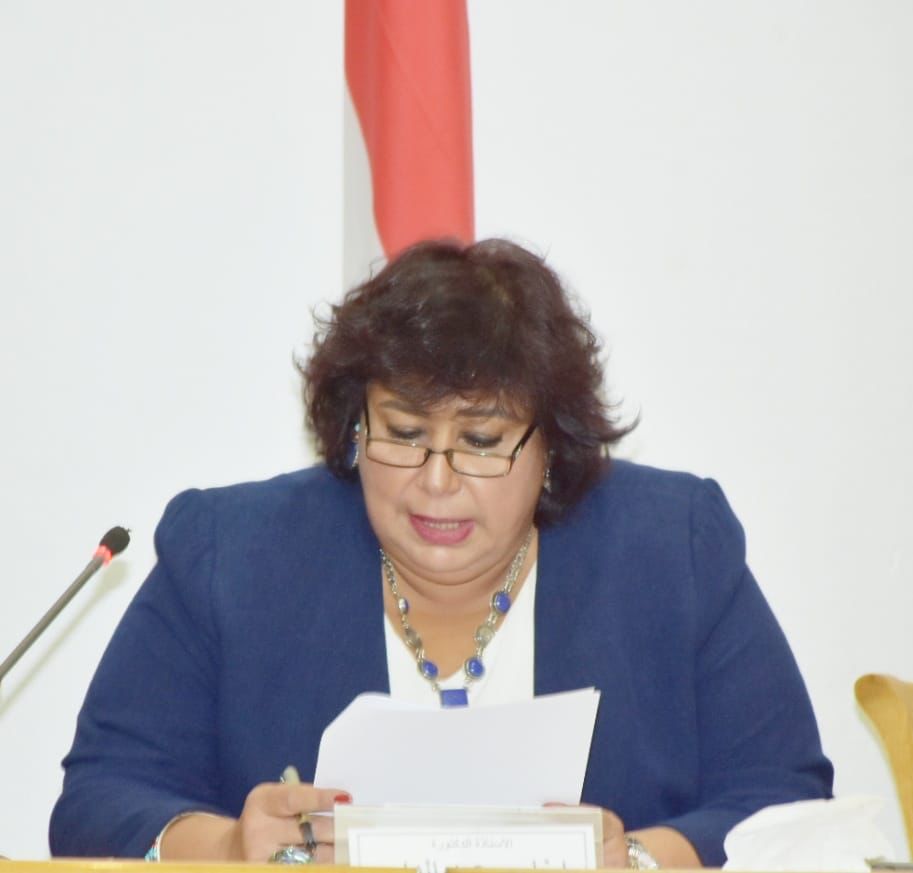 وزيرة الثقافة