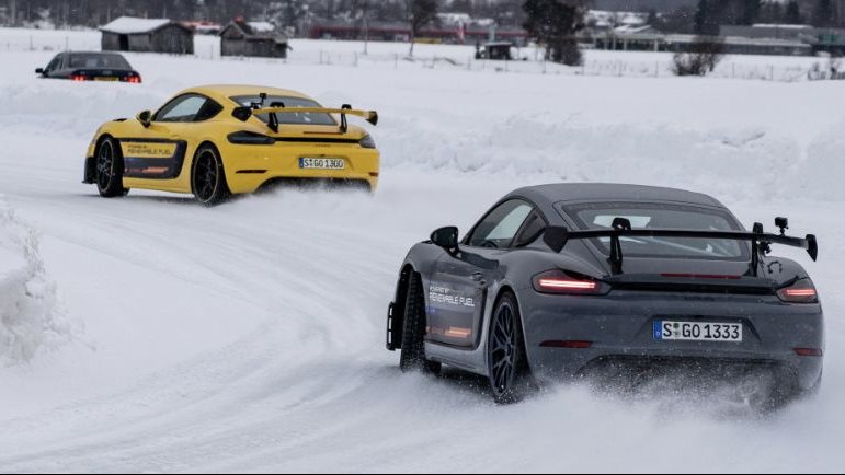 سباقات مميزة .. بورشه كايمان GT 4 RS "VS" GT 4 RS كلوب سبورت