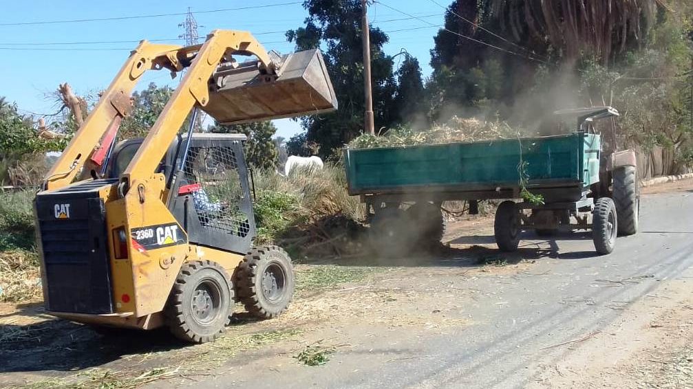 جهود إزالة التعديات بأسوان 