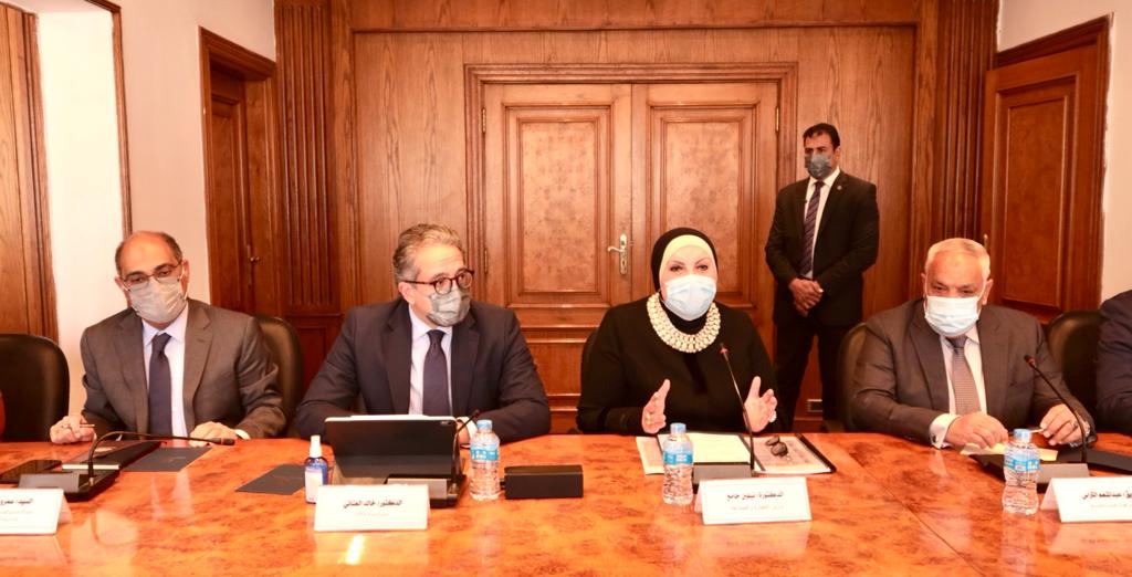 اجتماع وزير السياحة