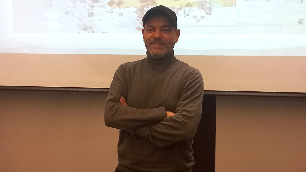 الفنان التشكيلي سامح اسماعيل